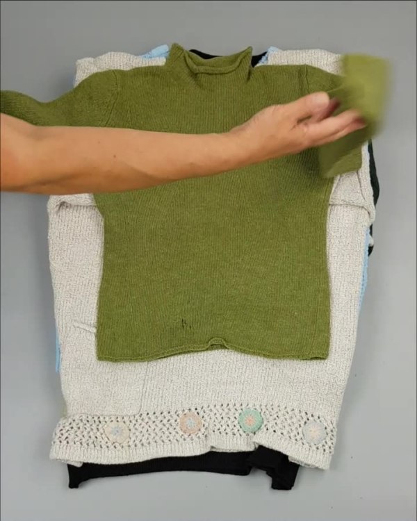 Фотография  613 - Джемпер муж+жен экстра#15 кг , Лот№2612 оптом в Пензе и Пензенской области