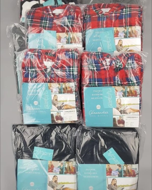 Фотография  146 - Халаты, комбинезоны (семейный) СТОК CAN#10 кг, ЛОТ №4452 оптом в Пензе и Пензенской области