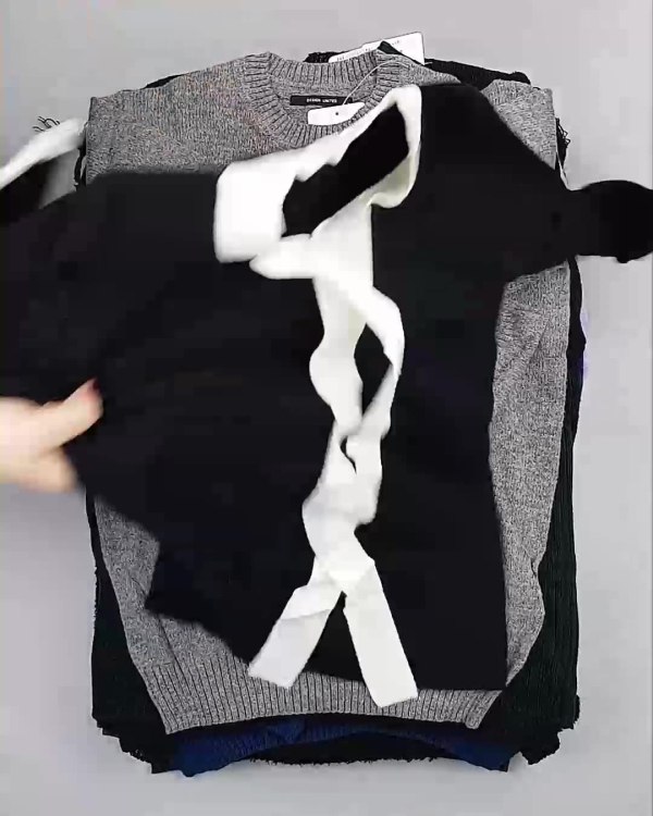 Фотография  218 - Джемпера Корея#20 шт, ЛОТ №5055 оптом в Пензе и Пензенской области