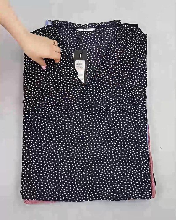 Фотография  558 - Блузки Bestseller 44#5 кг, ЛОТ №6084 оптом в Пензе и Пензенской области