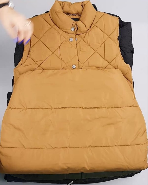 Фотография  454 - Верхняя одежда Дания#10,1 кг ЛОТ №6909 оптом в Пензе и Пензенской области