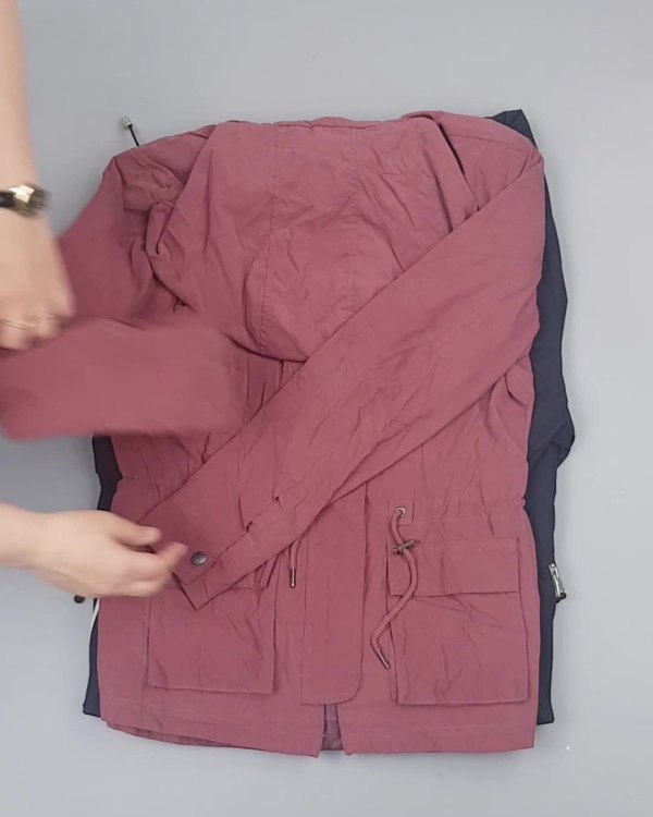 Фотография  704 - А 92602 Ветровки женские (Light Zipper jackets)#25 кг оптом в Пензе и Пензенской области