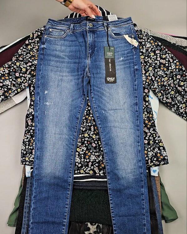 Фотография  976 - ДАНИЯ Winter mix 24#15 кг, ЛОТ СТ-10085 оптом в Пензе и Пензенской области