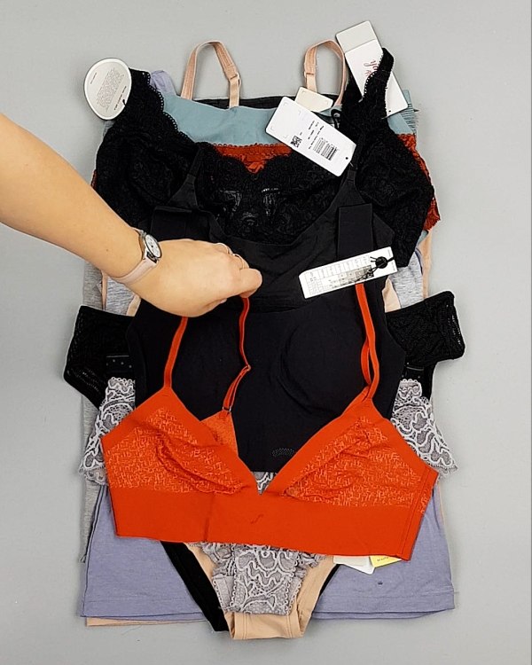 Фотография  993 - Нижнее белье TRIUMPH 104#33 шт, ЛОТ №7134 оптом в Пензе и Пензенской области