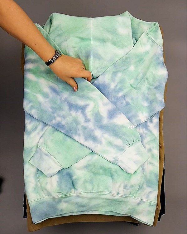 Фотография  106 - Толстовки СТОК CAN 0424#10 кг, ЛОТ №7447 оптом в Пензе и Пензенской области