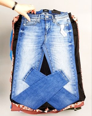 Фотография  951 - Bestseller Summer mix 104#15 кг, ЛОТ №7495 оптом в Пензе и Пензенской области