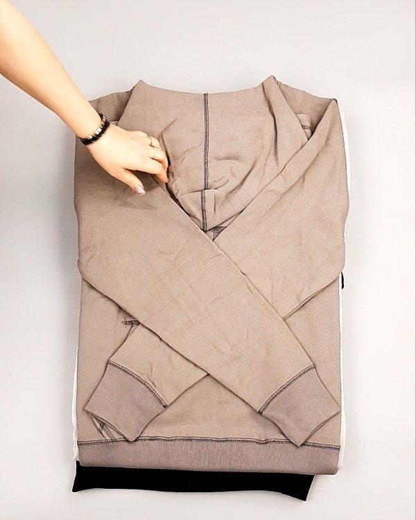 Фотография  272 - Толстовки СТОК CAN 0424#10 кг, ЛОТ №7447 оптом в Пензе и Пензенской области