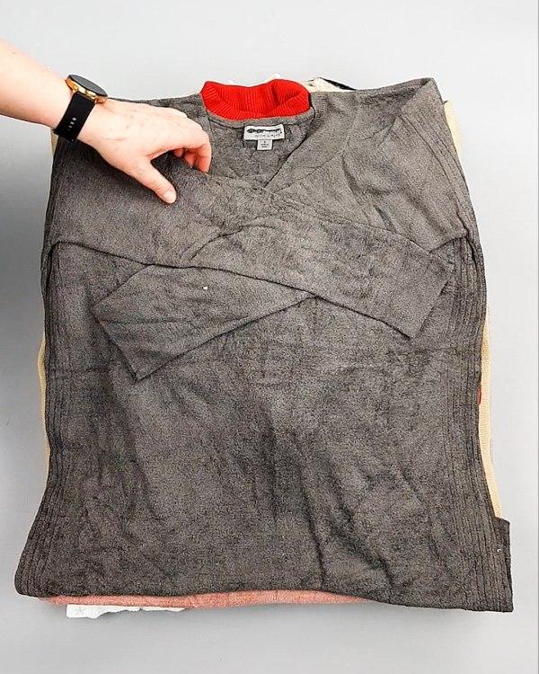 Фотография  179 - Джемпера СТОК CAN 084#7 кг, ЛОТ №7649 оптом в Пензе и Пензенской области