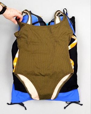 Фотография  981 - Купальники СТОК CAN 124#5 кг, ЛОТ №7689 оптом в Пензе и Пензенской области