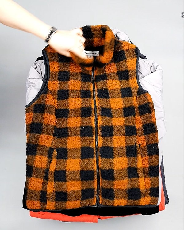 Фотография  735 - Верхняя одежда AMAZON жен 015#10 кг, ЛОТ №7712 оптом в Пензе и Пензенской области