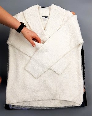 Фотография  354 - Джемпера СТОК CAN 084#7 кг, ЛОТ №7648 оптом в Пензе и Пензенской области