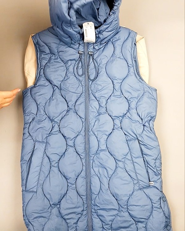 Фотография  538 - Верхняя одежда весна TOM TAILOR 124#7,8 кг, ЛОТ №7581 оптом в Пензе и Пензенской области