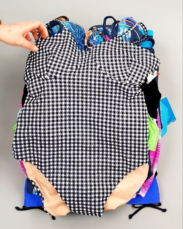 Фотография  456 - Купальники СТОК CAN 124#5 кг, ЛОТ №7689 оптом в Пензе и Пензенской области