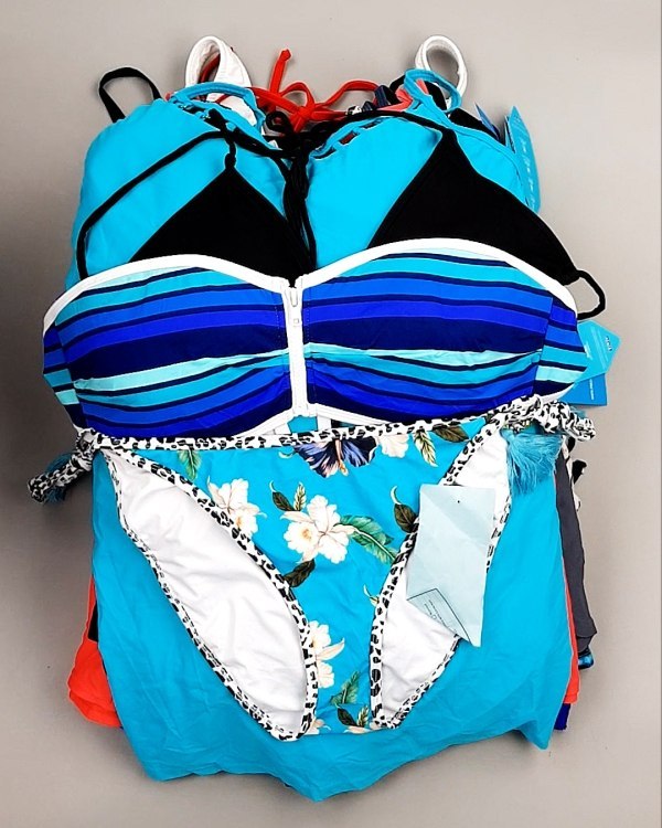 Фотография  944 - Купальники СТОК CAN 124#5 кг, ЛОТ №7690 оптом в Пензе и Пензенской области