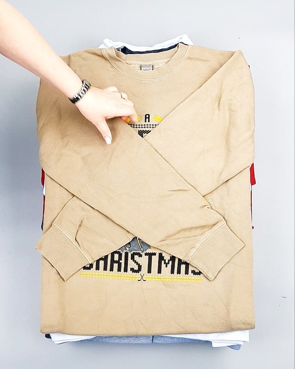 Фотография  673 - SWEATSHIRT CAN 084#10 кг, ЛОТ №7618 оптом в Пензе и Пензенской области