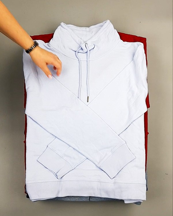 Фотография  780 - SWEATSHIRT CAN 084#10 кг, ЛОТ №7618 оптом в Пензе и Пензенской области