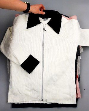 Фотография  696 - Джемпера СТОК CAN 084#7 кг, ЛОТ №7650 оптом в Пензе и Пензенской области