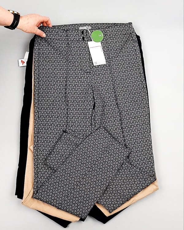 Фотография  942 - Брюки женские лето C&A 025#10 кг, ЛОТ №7892 оптом в Пензе и Пензенской области