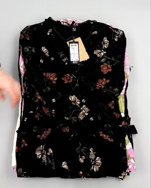 Фотография  859 - Блузки Bestseller 44#5 кг оптом в Пензе и Пензенской области