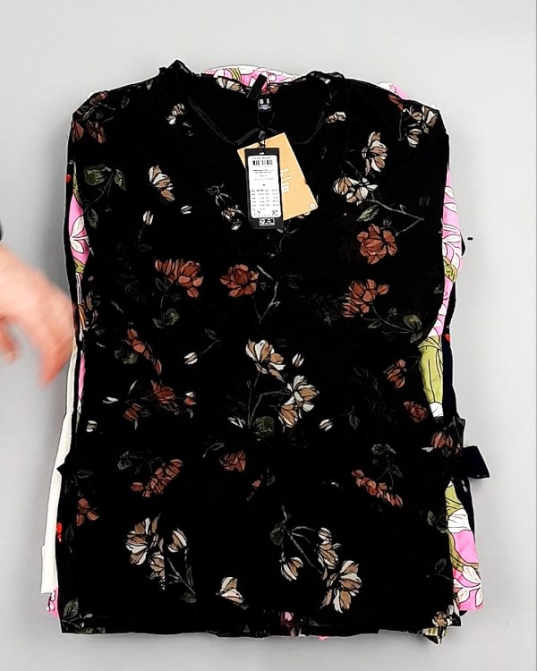 Фотография  377 - Блузки Bestseller 44#5 кг оптом в Пензе и Пензенской области