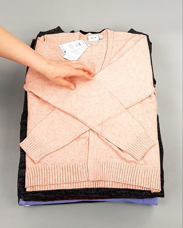 Фотография  936 - Джемпера легкие Bestseller+DK 035#7 кг, ЛОТ №8252 оптом в Пензе и Пензенской области