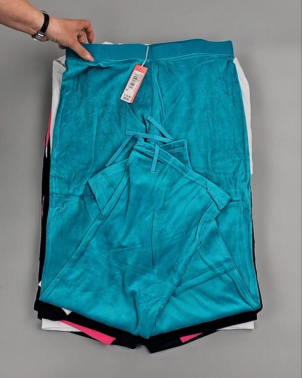 Фотография  746 - Спортивные костюмы  AD83#4 шт, ЛОТ №8637 оптом в Пензе и Пензенской области