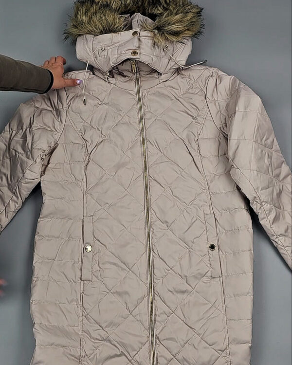 Фотография  238 - Верхняя одежда женская CAN 104#15 кг, ЛОТ СТ-9350 оптом в Пензе и Пензенской области