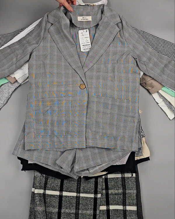 Фотография  849 - Комплекты жен Корея 085#5 кг, ЛОТ СТ-9572 оптом в Пензе и Пензенской области