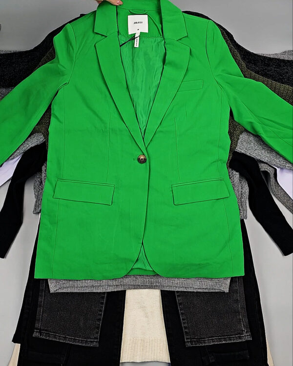 Фотография  694 - Bestseller Winter mix 104#15 кг, ЛОТ № СТ-9526 оптом в Пензе и Пензенской области