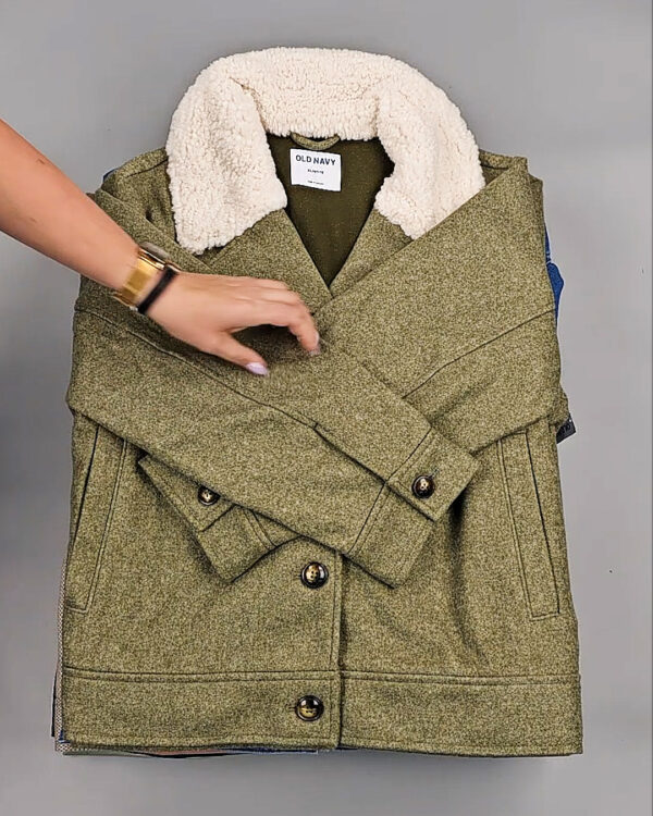 Фотография  466 - Ветровки женские CAN 104#12 кг оптом в Пензе и Пензенской области