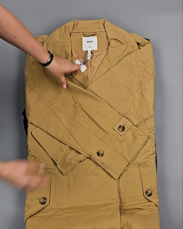 Фотография  684 - Ветровки Bestseller+DK 035#10 кг, ЛОТ СТ-9398 оптом в Пензе и Пензенской области