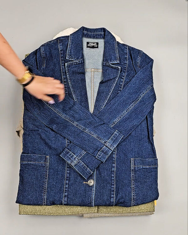 Фотография  380 - Ветровки женские CAN 104#12,5 кг, ЛОТ СТ-9404 оптом в Пензе и Пензенской области