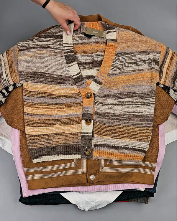 Фотография  337 - Джемпера СТОК CAN#10 кг, ЛОТ СТ-9915 оптом в Пензе и Пензенской области