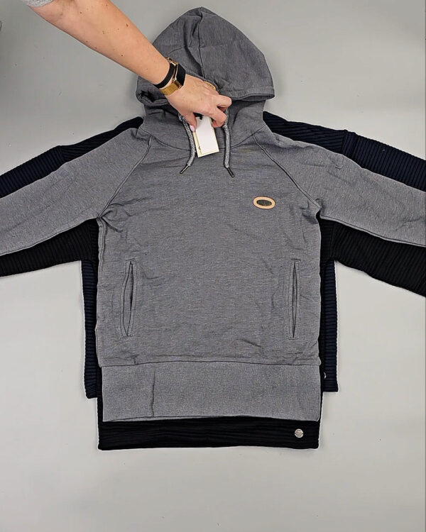 Фотография  696 - Толстовки Bestseller+DK 035#7 кг, ЛОТ СТ-9840 оптом в Пензе и Пензенской области