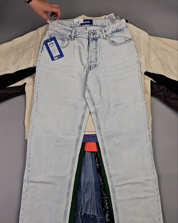 Фотография  588 - JACK JONES Women Winter mix 075 #15 кг, ЛОТ СТ-9962 оптом в Пензе и Пензенской области